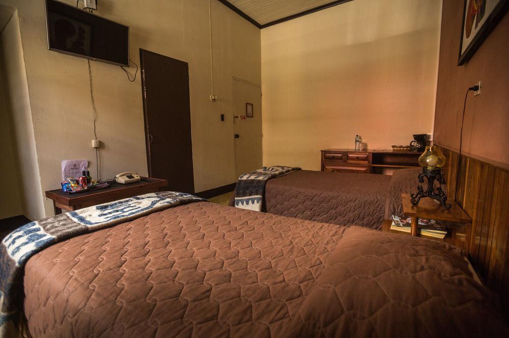 Hotel Modelo Кетцалтенанго Екстериор снимка