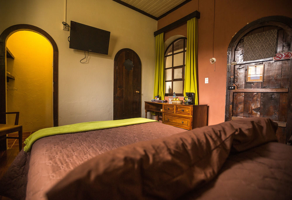 Hotel Modelo Кетцалтенанго Екстериор снимка