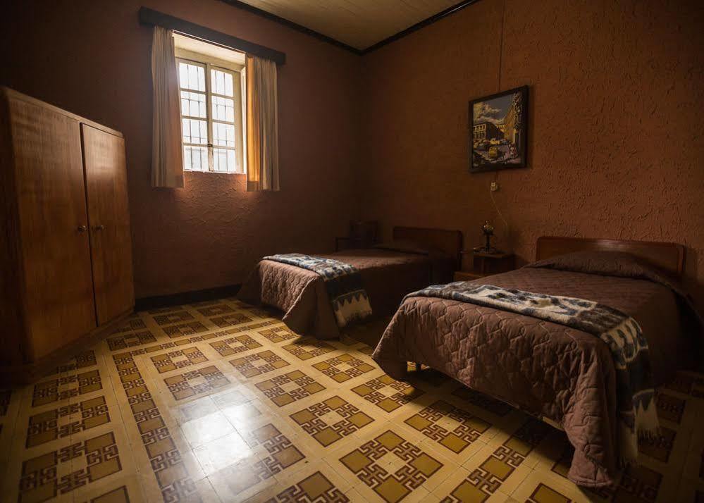 Hotel Modelo Кетцалтенанго Екстериор снимка